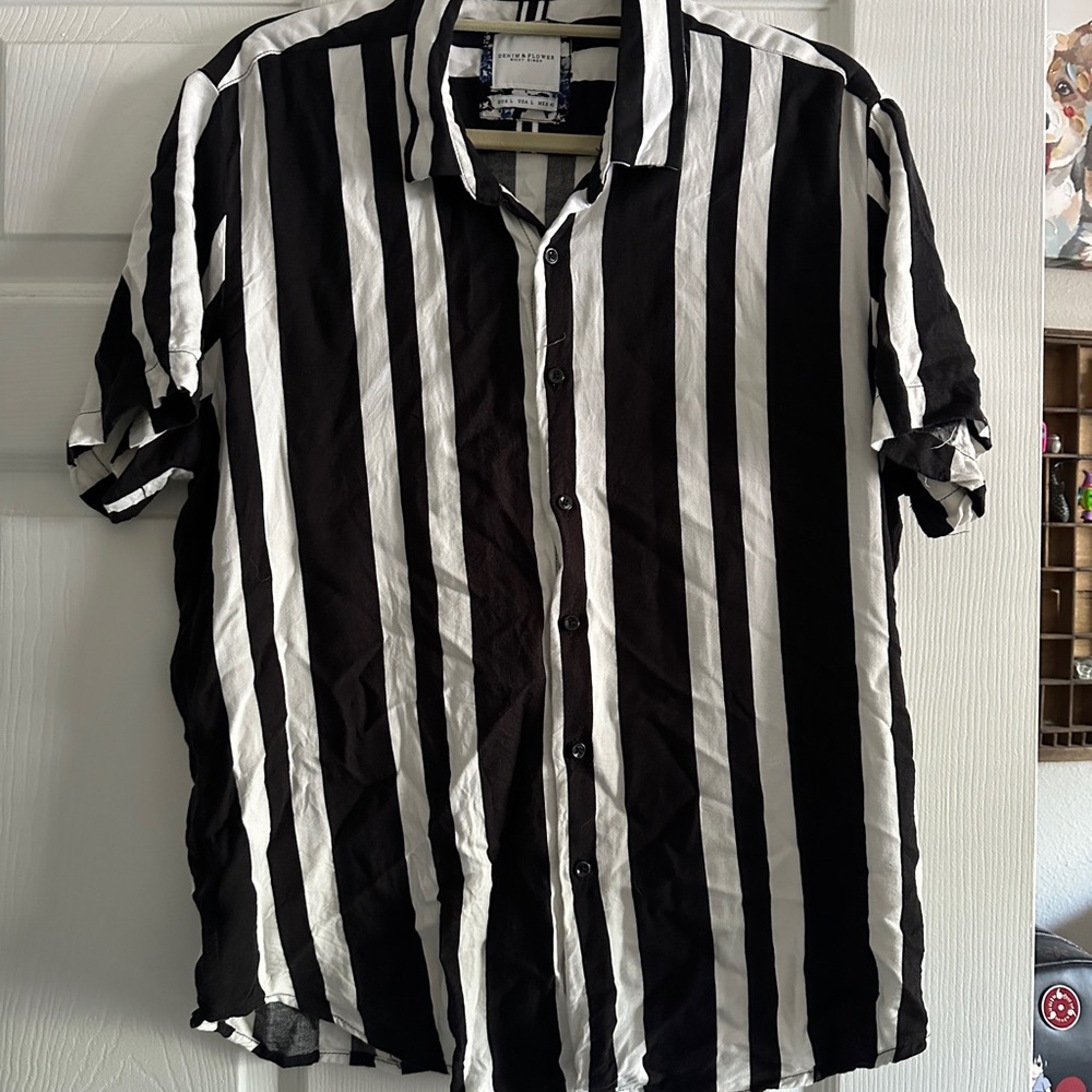 Denim & Flower Black and White Striped Casual Shirt